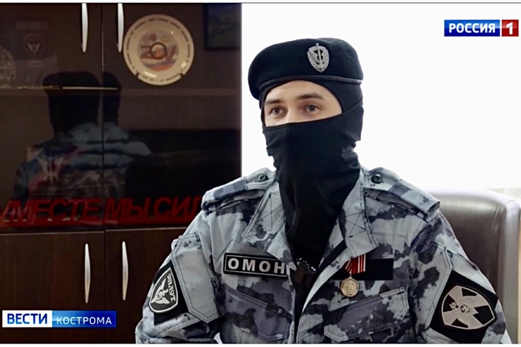 К патриотическому проекту "Семейные истории Победы" присоединились сотрудники Росгвардии в Костроме (видео)