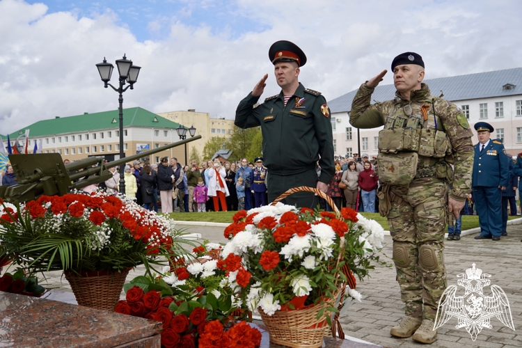 В Костроме представители Росгвардии приняли участие в праздничных мероприятиях в честь Дня Великой Победы 