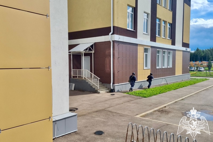 В Костроме сотрудники Росгвардии принимают участие во всероссийских межведомственных учениях на объектах образования