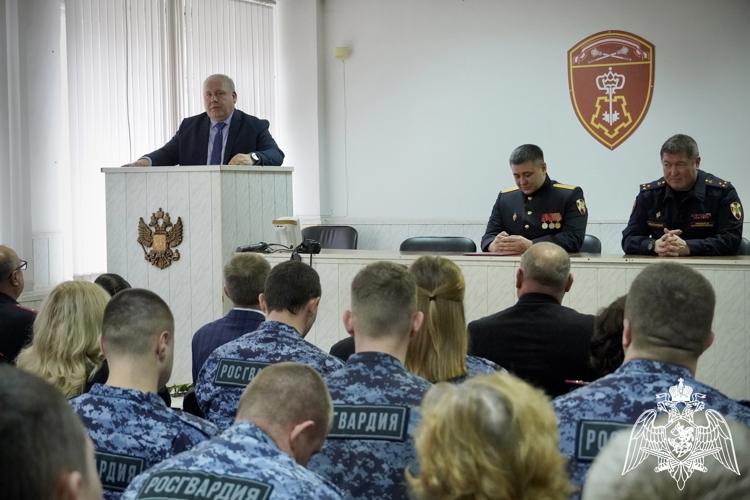 От ветерана до новичка: в Костроме чествовали сотрудников вневедомственной охраны Росгвардии