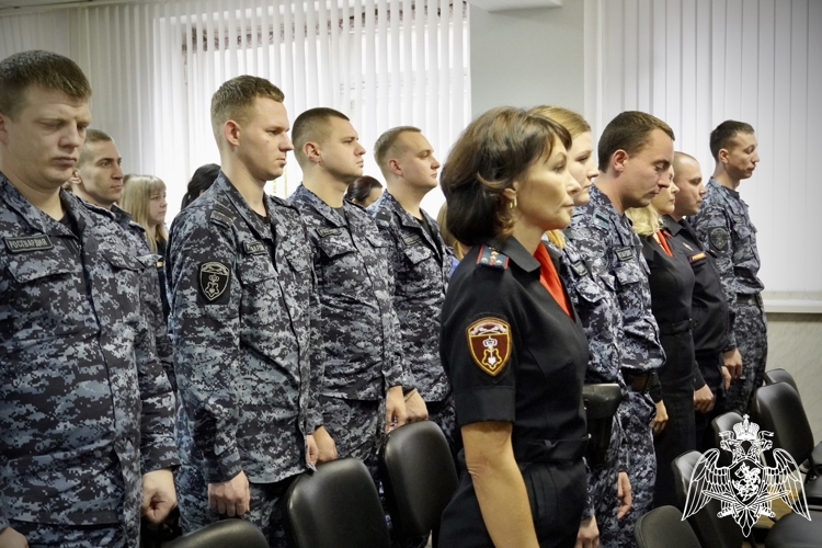 В день образования вневедомственной охраны сослуживцы почтили память кавалера ордена Мужества Александра Лебедева в Костроме (видео)