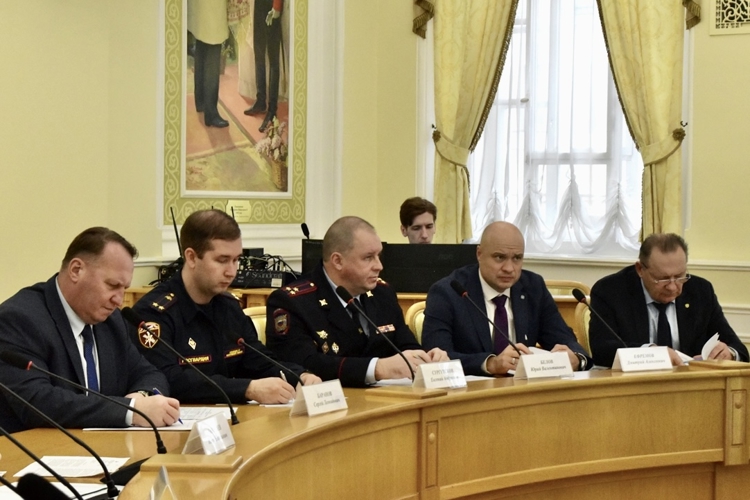 Представитель Росгвардии принял участие в разработке региональной программы поддержки правоохранителей в Костроме