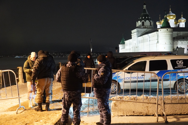 Росгвардейцы обеспечили безопасность костромичей во время крещенских купаний