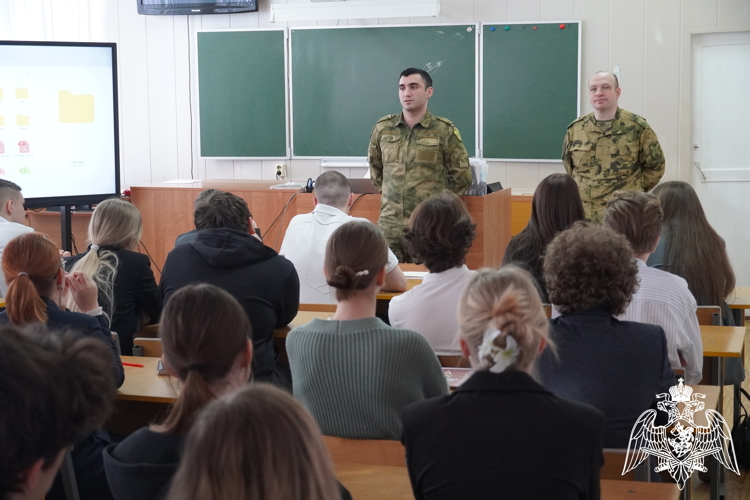 Росгвардейцы провели патриотическое мероприятие для костромских школьников