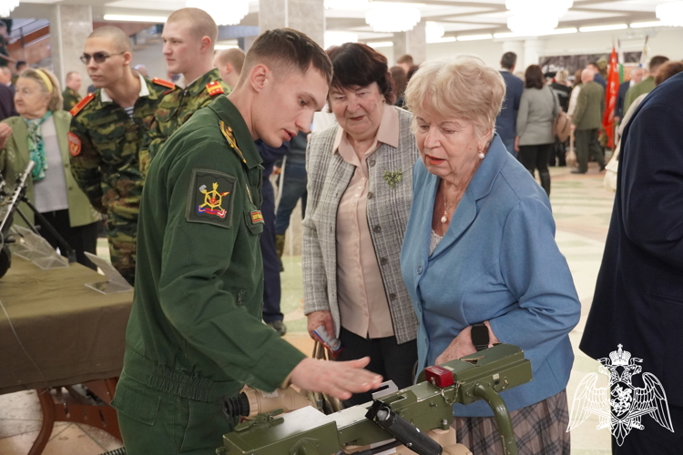 Губернатором Костромской области поощрены офицеры спецподразделений регионального Управления Росгвардии 