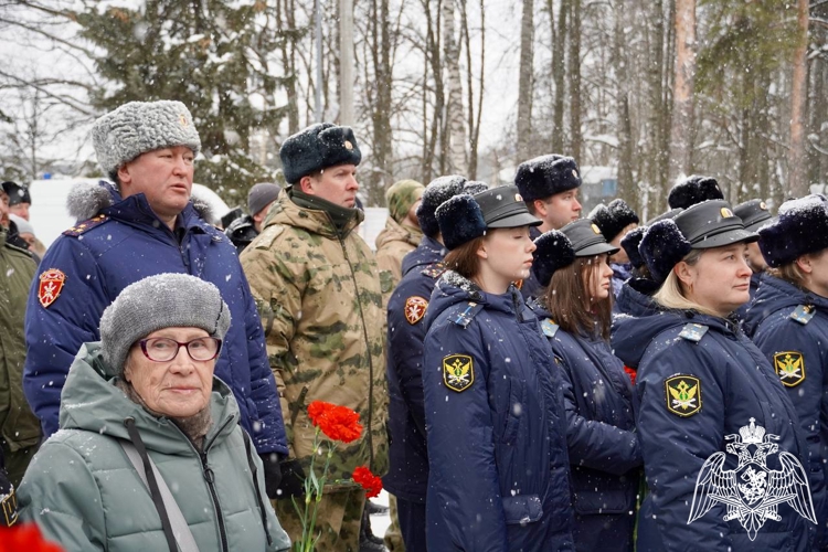 Представители  Росгвардии почтили память павших героев в День защитника Отечества в Костроме
