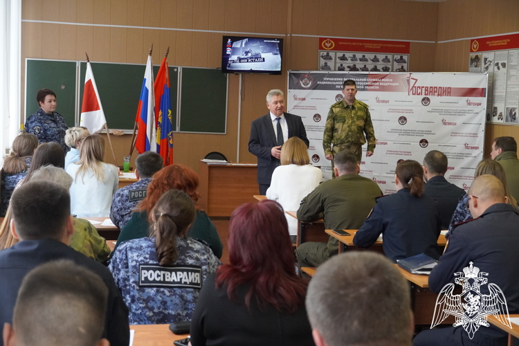 Сотрудники и военнослужащие Росгвардии написали Диктант Победы в Костроме