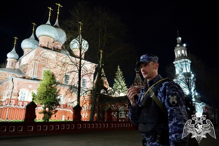 Сотрудники Росгвардии примут участие в обеспечении общественной безопасности в период празднования Пасхи в Костроме