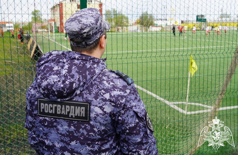 Росгвардия обеспечила безопасность футбольного матча в Костроме
