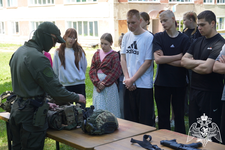Акция "Каникулы с Росгвардией" стартовала в Костромской области