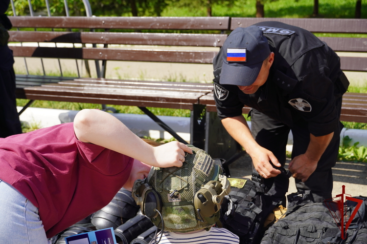 Юные костромичи побывали в роли росгвардейцев 