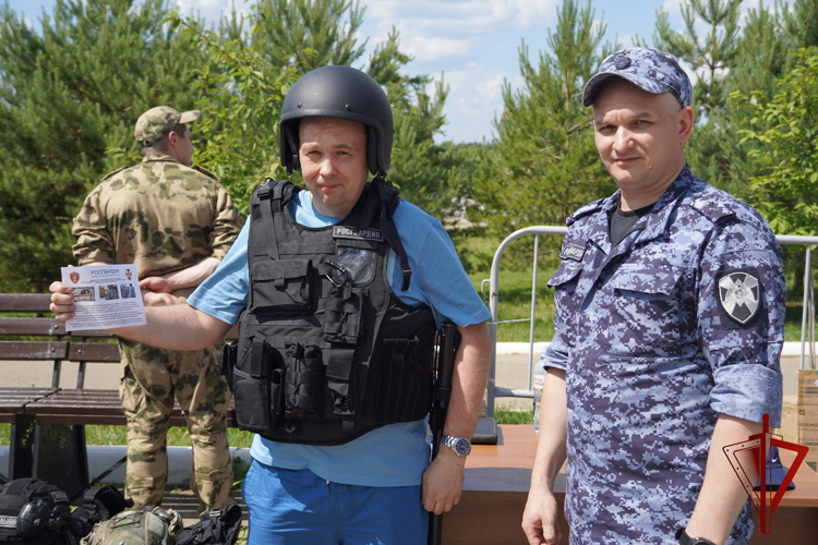 Юные костромичи побывали в роли росгвардейцев 