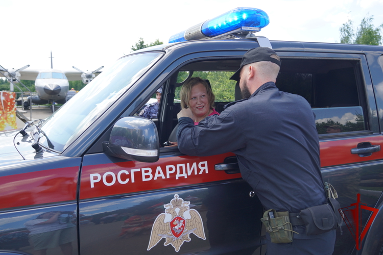 Юные костромичи побывали в роли росгвардейцев 