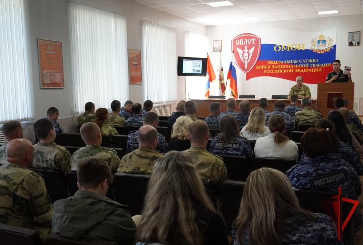 Торжественное мероприятие прошло в ОМОН «Оплот» в честь 105-летия Центрального округа войск национальной гвардии
