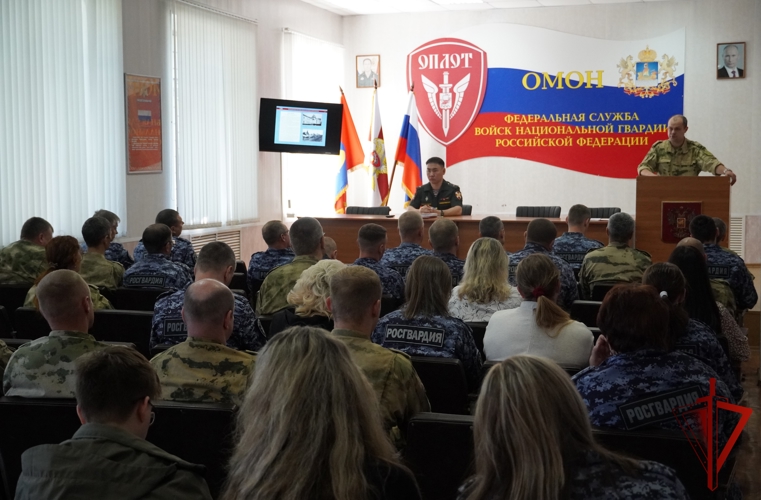 Торжественное мероприятие прошло в ОМОН «Оплот» в честь 105-летия Центрального округа войск национальной гвардии