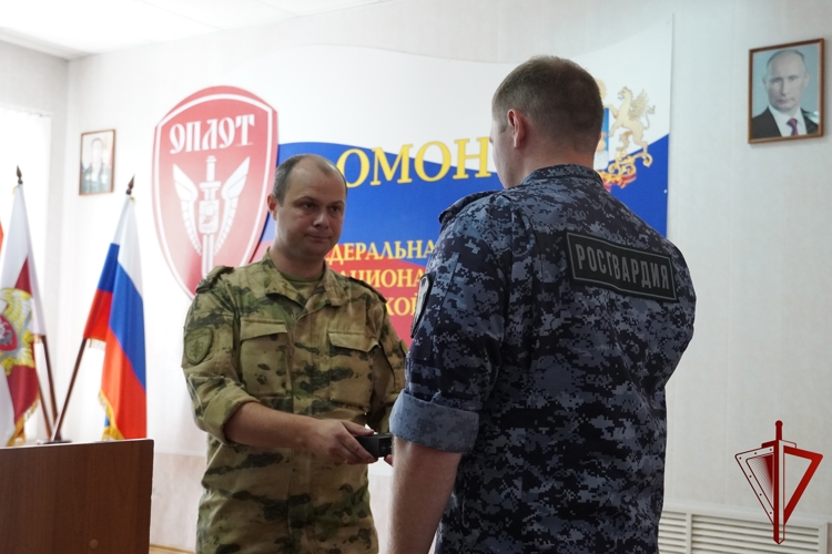 Торжественное мероприятие прошло в ОМОН «Оплот» в честь 105-летия Центрального округа войск национальной гвардии