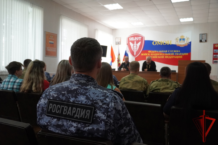 Костромские росгвардейцы стали участниками встречи, посвященной памятным историческим событиям