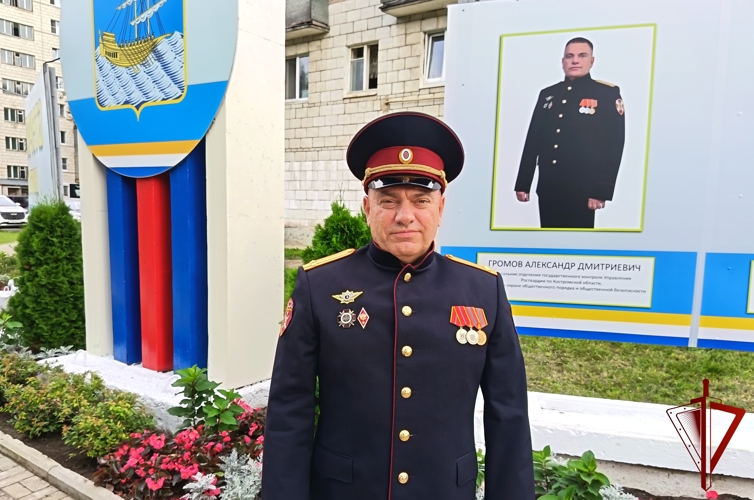 Росгвардеец занесен на Доску почёта в Костроме