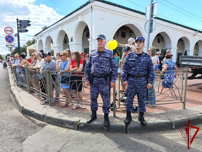 Обеспечение общественной безопасности в День города Костромы на контроле у росгвардейцев