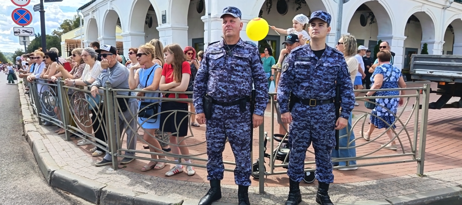 Обеспечение общественной безопасности в День города Костромы на контроле у росгвардейцев