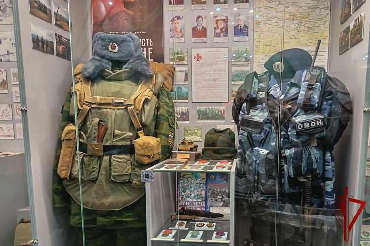 Сотрудники Росгвардии посетили с экскурсией Военно-исторический музей в Костроме