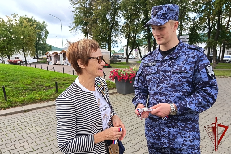 Костромские росгвардейцы присоединились к Всероссийской акции «Цвета Родины»