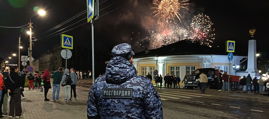 Фестиваль фейерверков «Серебряная Ладья» в Костроме прошел под надежной защитой  росгвардейцев