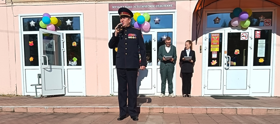 Росгвардейцы поздравили юных костромичей с Днем знаний