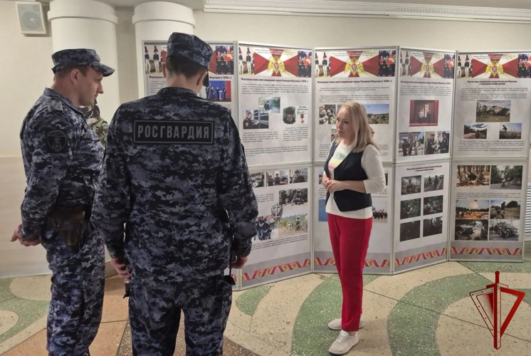 Костромские росгвардейцы познакомились с выездной экспозицией Центрального Музея войск национальной гвардии