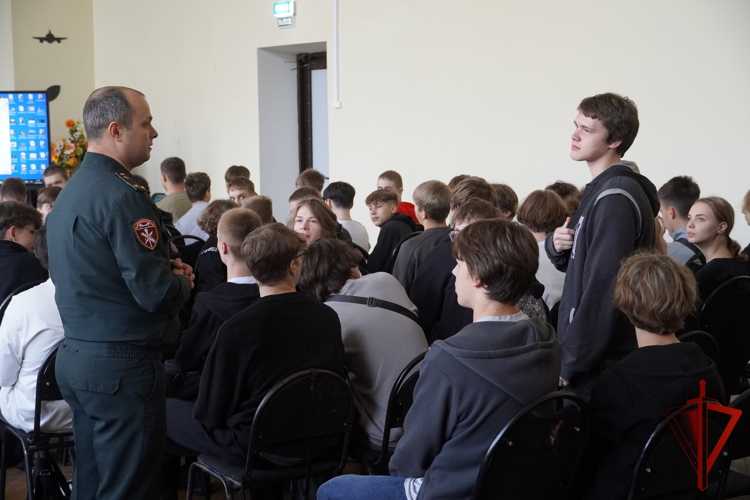 В столице региона состоялась встреча представителей Росгвардии и костромских студентов 