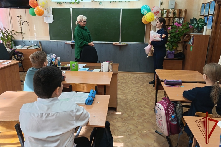 Костромские росгвардейцы поздравили учителей с профессиональным праздником