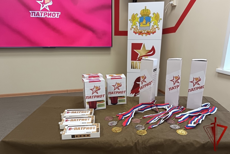  Военнослужащая Росгвардии стала призером чемпионата по неполной сборке и разборке автомата Калашникова в Костроме